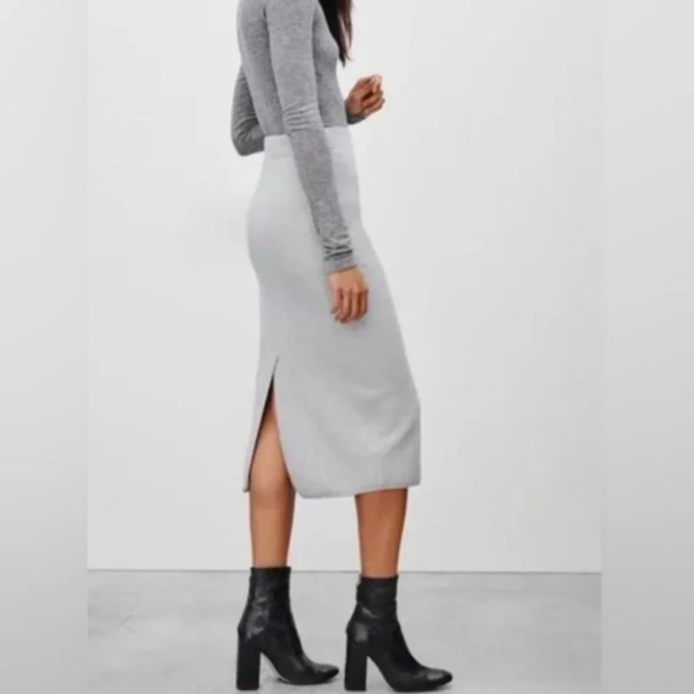 Aritzia Babaton “Johan” Wool Pencil Skirt Light Grey Rear Vent Size XS - Picture 2 of 9